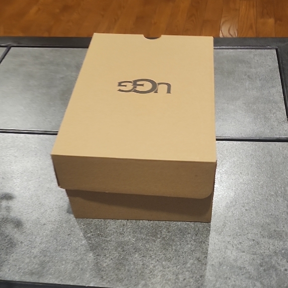 UGG Tan Storage Box - Picture 5 of 11